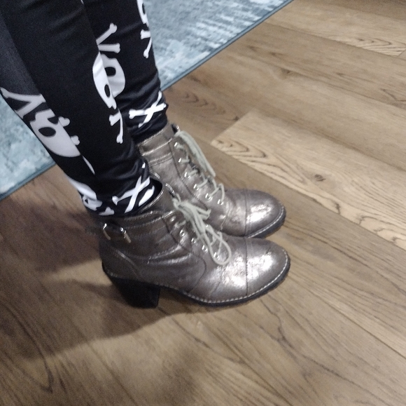 Dlba "Carryn" Heeled Combat boots - Picture 8 of 12